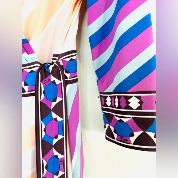 Vintage Emilio Pucci wrap dress 3/4 sleeve lots of stretch in classic print